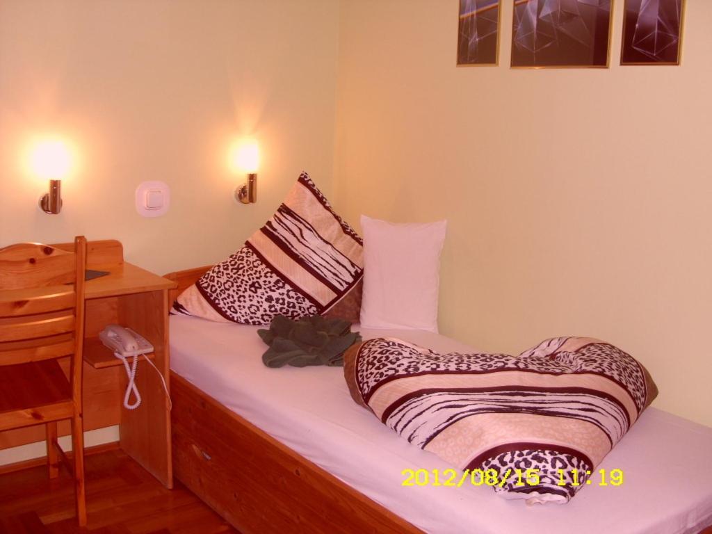 Hotel Korona Szallo Nagykanizsa Zimmer foto