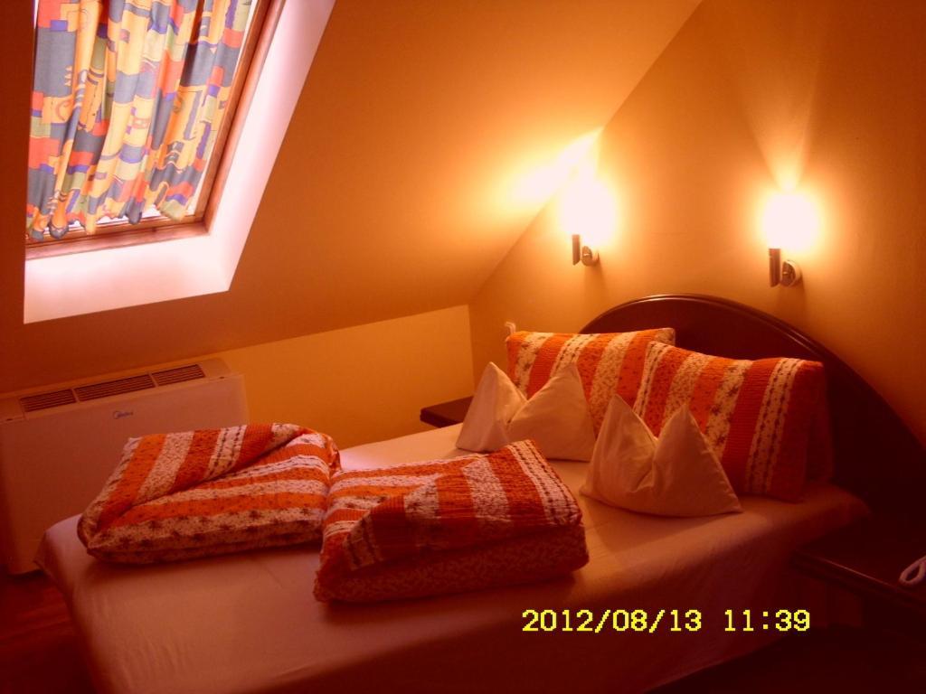 Hotel Korona Szallo Nagykanizsa Zimmer foto