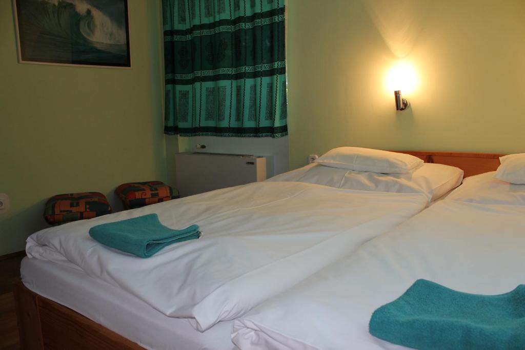 Hotel Korona Szallo Nagykanizsa Zimmer foto